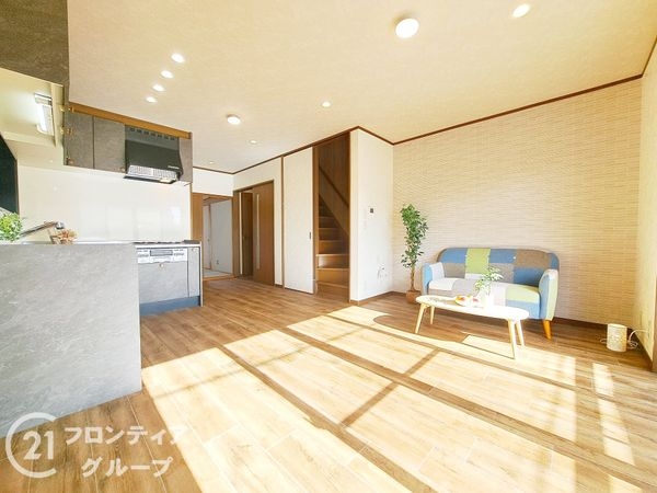 寝屋川市高柳４丁目　中古一戸建て
