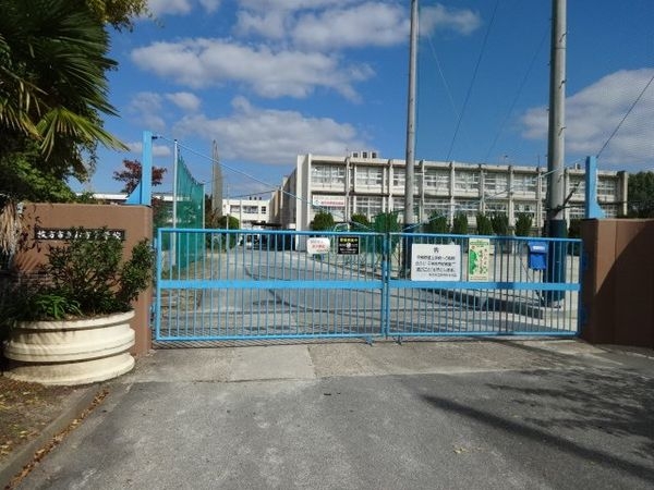 枚方市西田宮町の中古一戸建て(枚方市立枚方中学校)