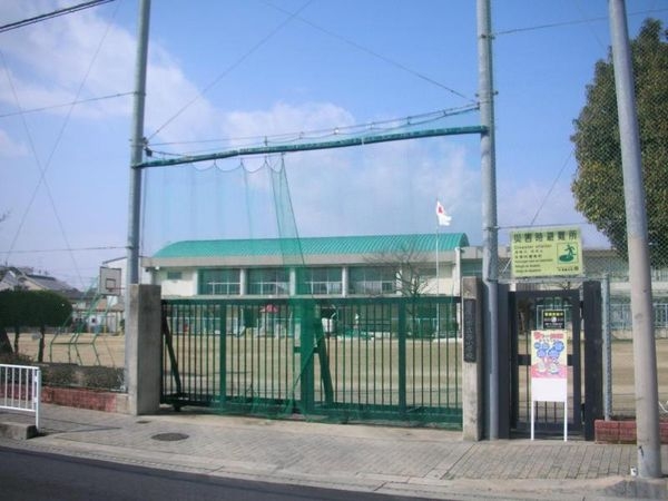 寝屋川市春日町の中古一戸建て