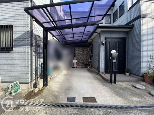 寝屋川市黒原城内町　中古一戸建て