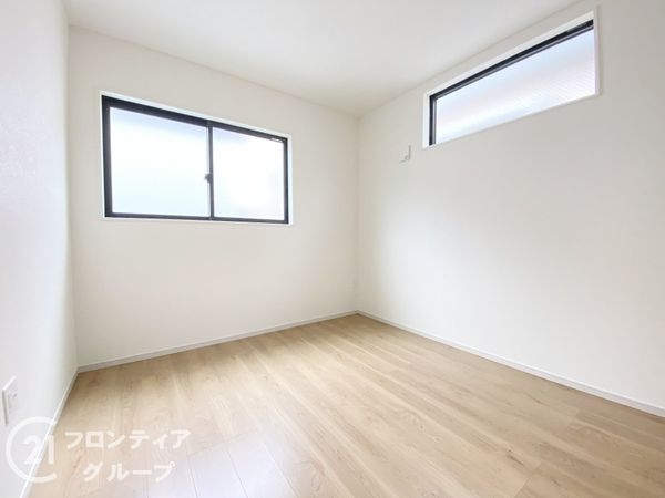 寝屋川市三井南町　新築一戸建て　１期　２号棟