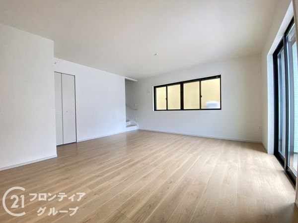 寝屋川市三井南町　新築一戸建て　１期　２号棟