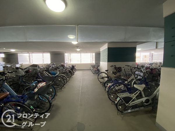 ロイヤルメドゥ香里園タワー　中古マンション