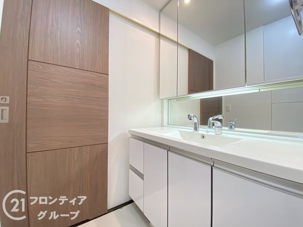 ロイヤルメドゥ香里園タワー　中古マンション