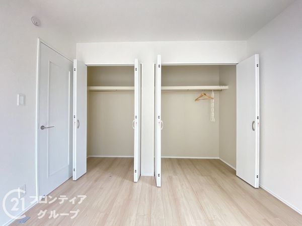 寝屋川市高柳３丁目　新築一戸建て　１号棟