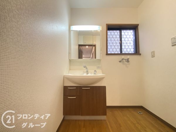 枚方市東中振１丁目の中古一戸建て