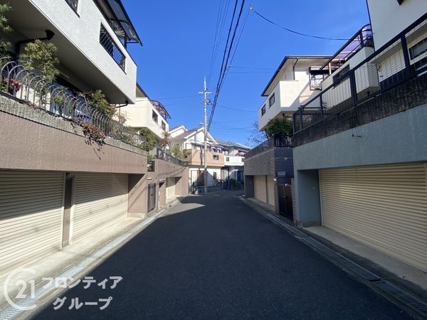枚方市東中振１丁目の中古一戸建て