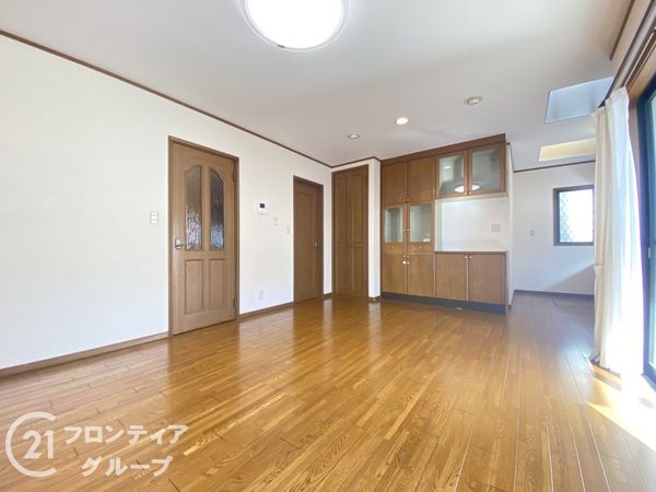 枚方市東中振１丁目の中古一戸建て