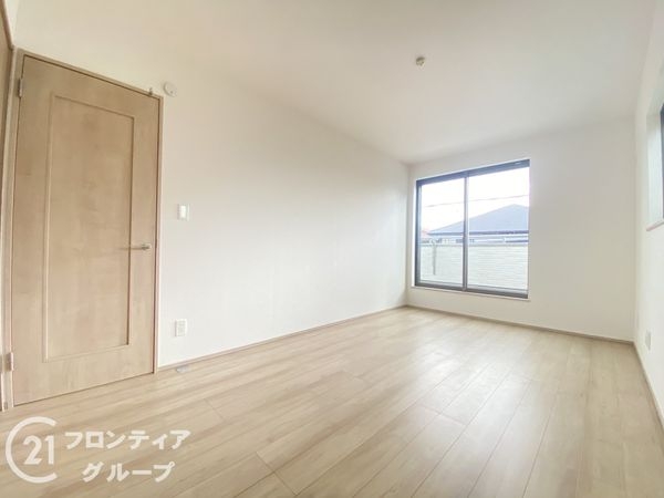 枚方市星丘２丁目　新築一戸建て　２号棟