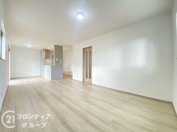 枚方市星丘２丁目　新築一戸建て　２号棟