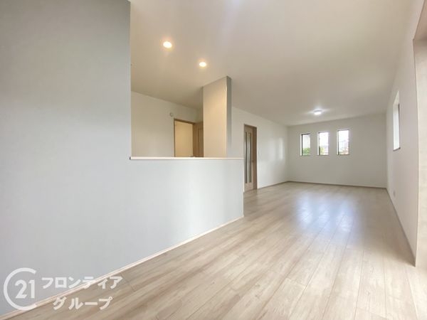 枚方市星丘２丁目　新築一戸建て　２号棟