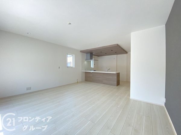 枚方市渚東町　新築一戸建て　第１　全１区画