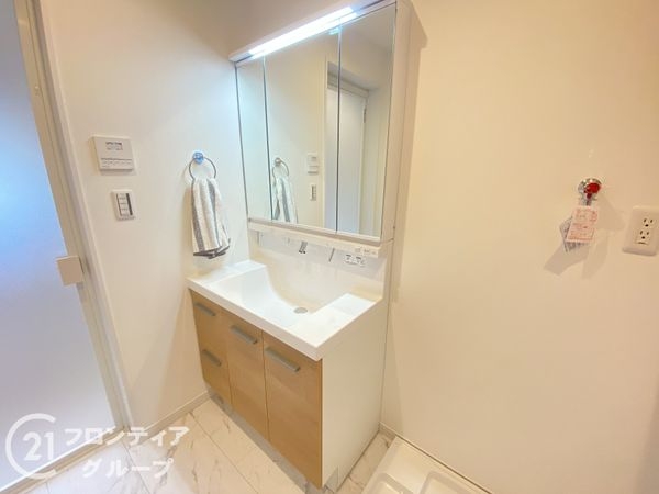 枚方市春日元町１丁目　新築一戸建て　B号棟