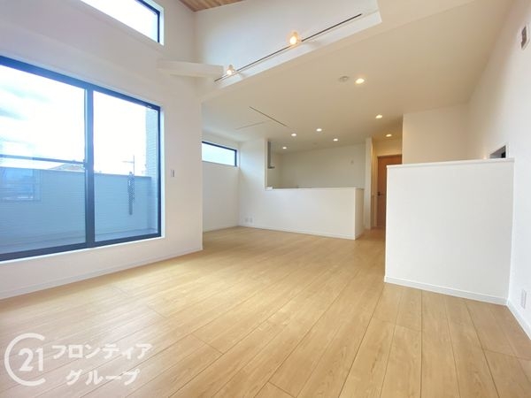枚方市春日元町１丁目　新築一戸建て　B号棟