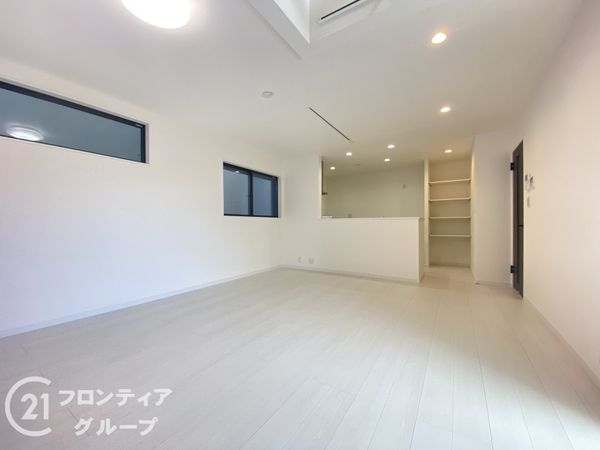 枚方市春日元町１丁目　新築一戸建て　A号棟