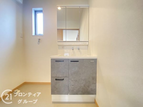 寝屋川市高柳２丁目　新築一戸建て