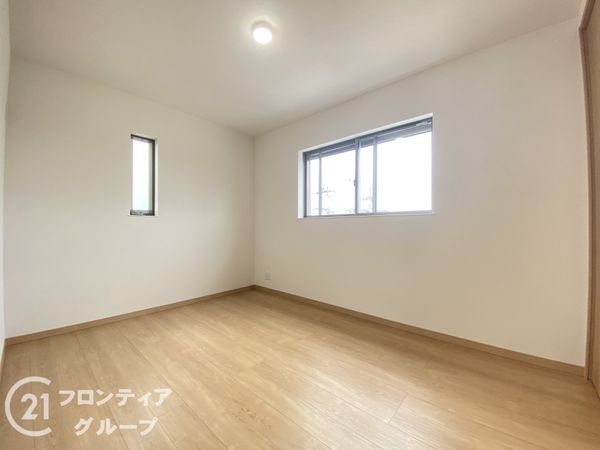 寝屋川市高柳２丁目　新築一戸建て