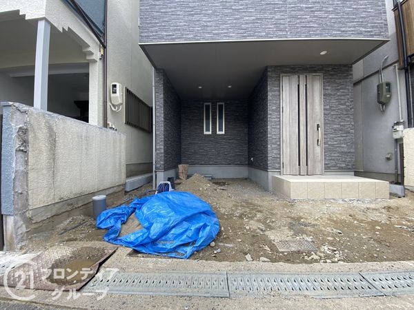 寝屋川市高柳２丁目　新築一戸建て