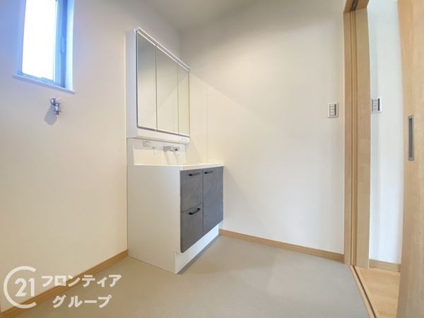 寝屋川市高柳２丁目　新築一戸建て