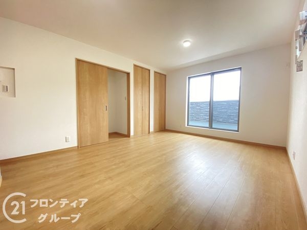 寝屋川市高柳２丁目　新築一戸建て