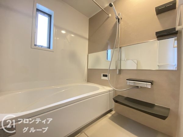 寝屋川市高柳２丁目　新築一戸建て