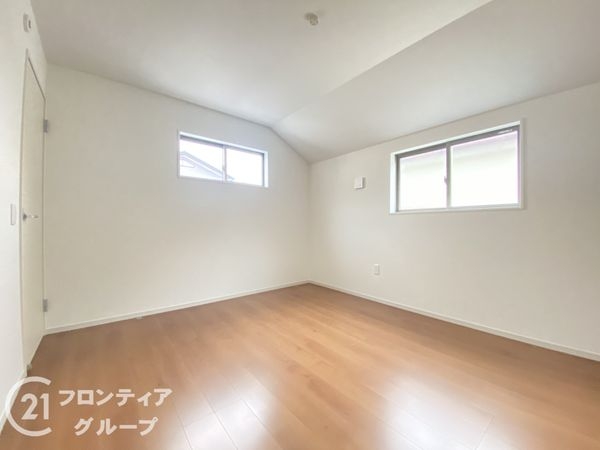 枚方市招提南町１丁目　新築一戸建て