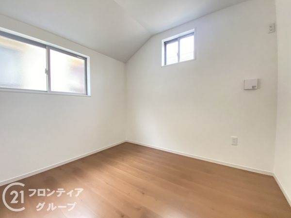 枚方市招提南町１丁目　新築一戸建て