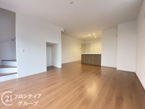枚方市招提南町１丁目　新築一戸建て