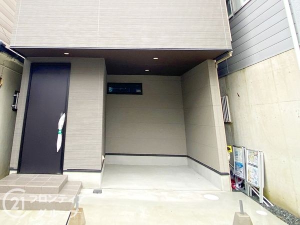 寝屋川市平池町　新築一戸建て