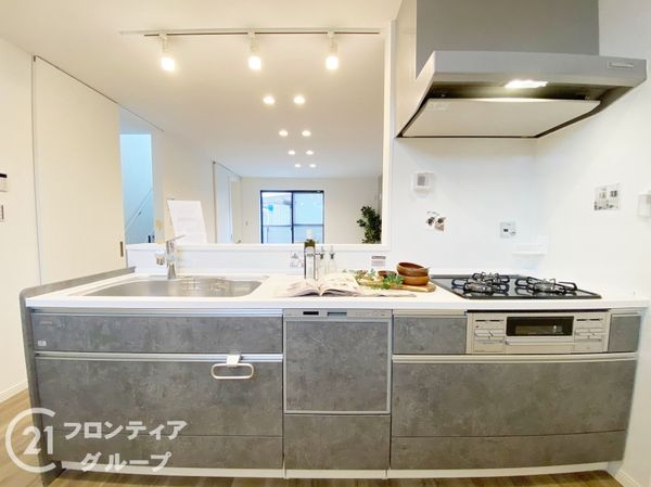 寝屋川市平池町　新築一戸建て