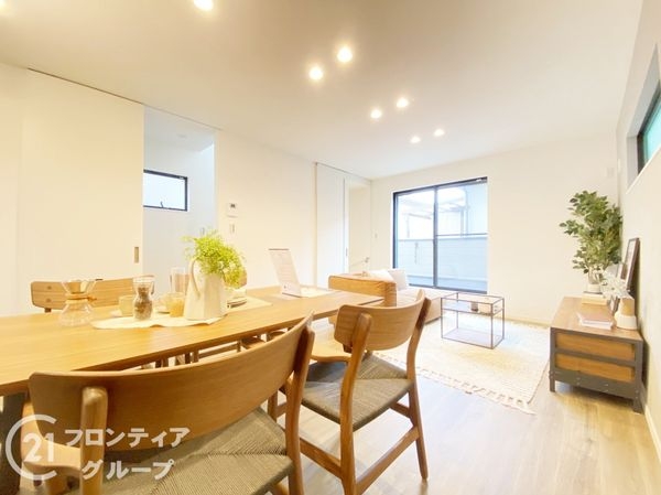 寝屋川市平池町　新築一戸建て