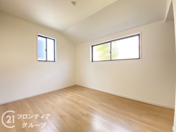 枚方市香里ケ丘７丁目　新築一戸建て　１期　２号棟
