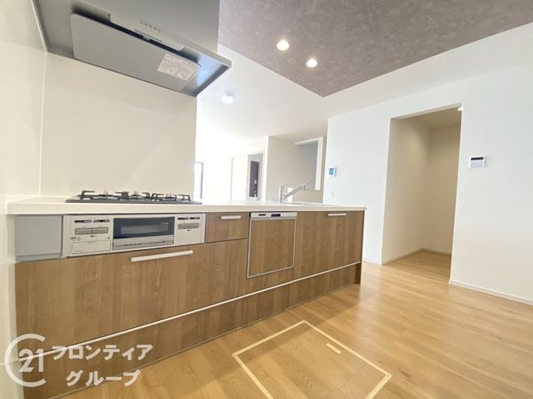 枚方市香里ケ丘７丁目　新築一戸建て　１期　２号棟