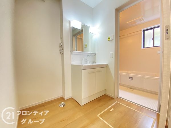 枚方市香里ケ丘７丁目　新築一戸建て　１期　２号棟