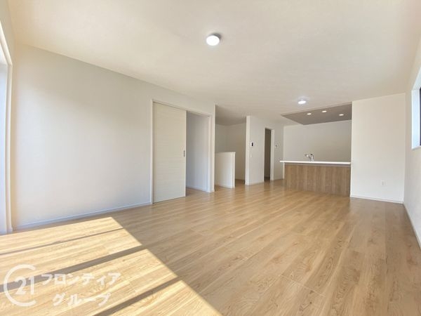 枚方市香里ケ丘７丁目　新築一戸建て　１期　２号棟