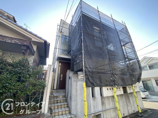 寝屋川市成田南町　中古一戸建て