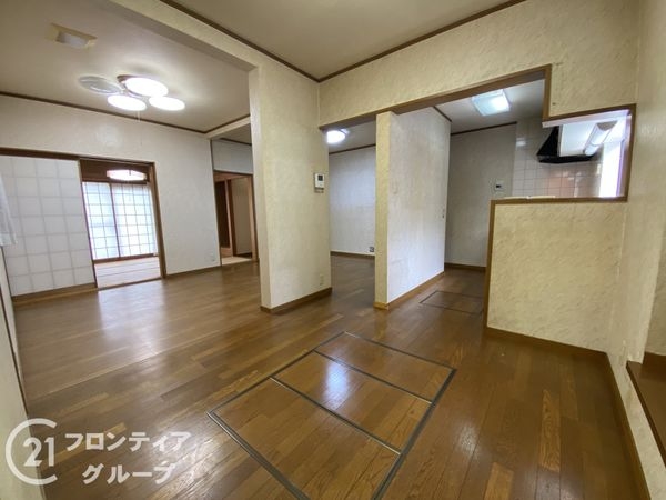 枚方市東香里３丁目の中古一戸建て