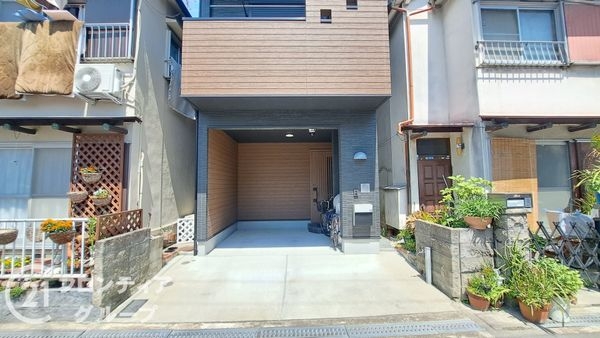 寝屋川市大成町　中古一戸建て