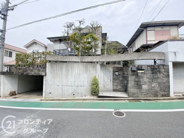 寝屋川市三井が丘３丁目　中古一戸建て