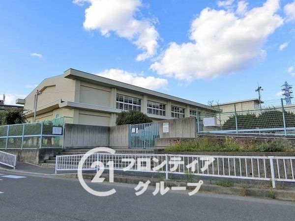 枚方市出屋敷元町2丁目の中古一戸建て(枚方市立田口山小学校)