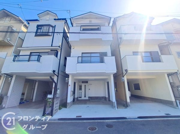枚方市出屋敷元町２丁目　中古一戸建て
