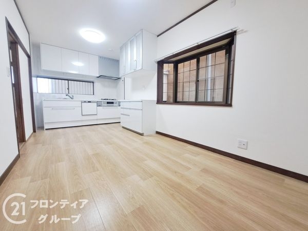 枚方市出屋敷元町２丁目　中古一戸建て