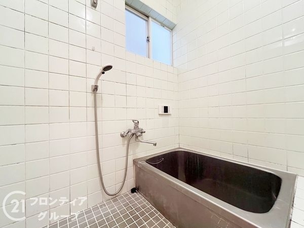 寝屋川市寝屋1丁目　中古一戸建て