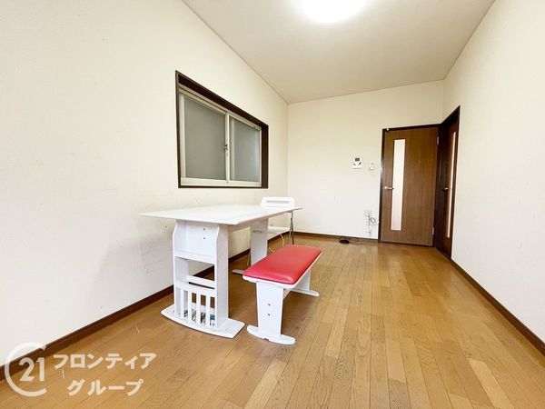 寝屋川市寝屋1丁目　中古一戸建て