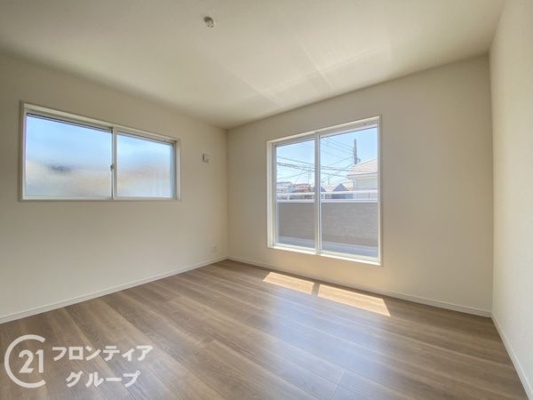 寝屋川市仁和寺町　新築一戸建て　３期　２号棟