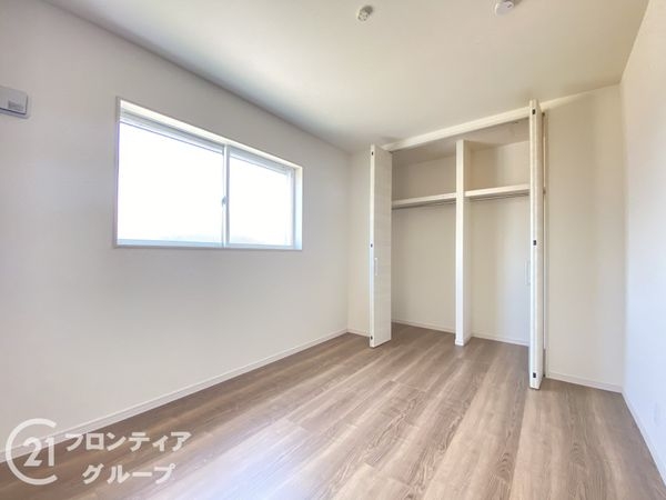 寝屋川市仁和寺町　新築一戸建て　３期　２号棟