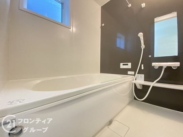 寝屋川市仁和寺町　新築一戸建て　３期　２号棟