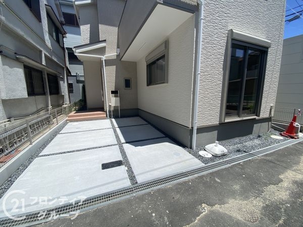 寝屋川市仁和寺町　新築一戸建て　３期　８号棟