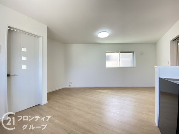 枚方市桜丘町　新築一戸建て
