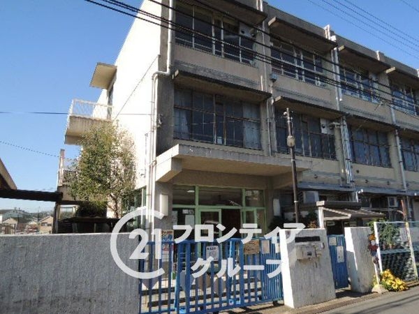 枚方市須山町の中古一戸建て(枚方市立山田小学校)